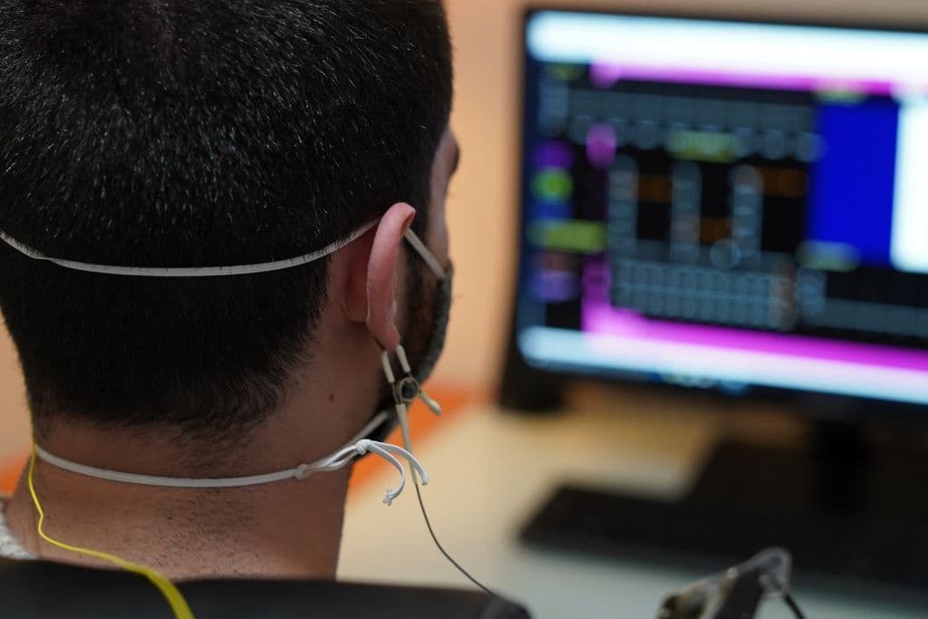 At-Home Neurofeedback: A Parent’s Guide to Calming the Brain and Supporting Self-Regulation